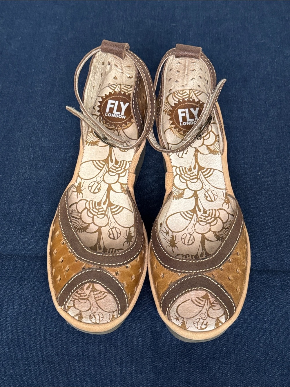 Fly London Women's Ydel Perforated Wedge Sandals Sz-39